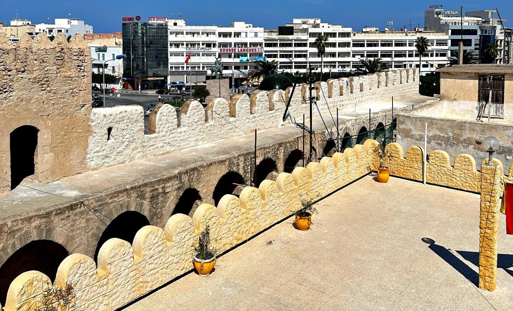Hotel Paris Sousse Bagian luar foto