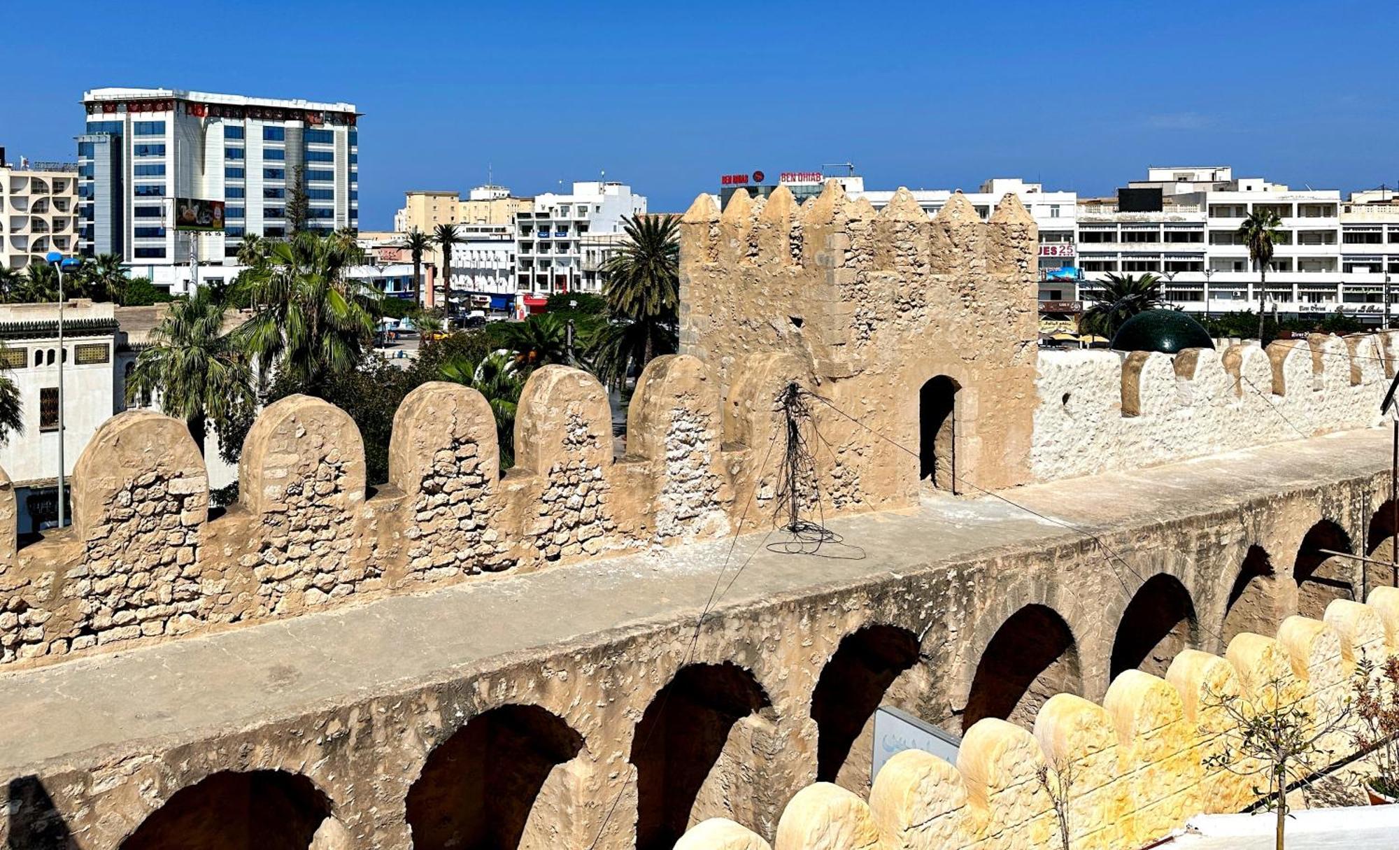 Hotel Paris Sousse Bagian luar foto