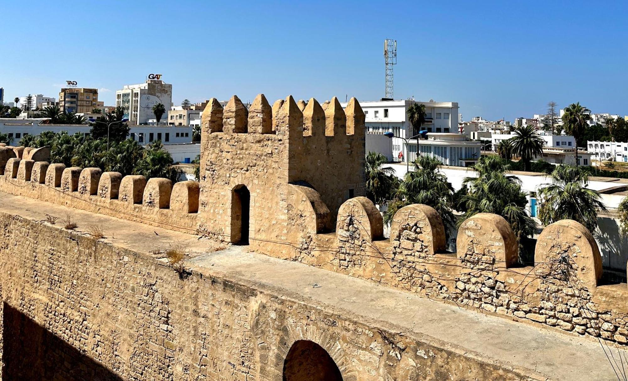 Hotel Paris Sousse Bagian luar foto