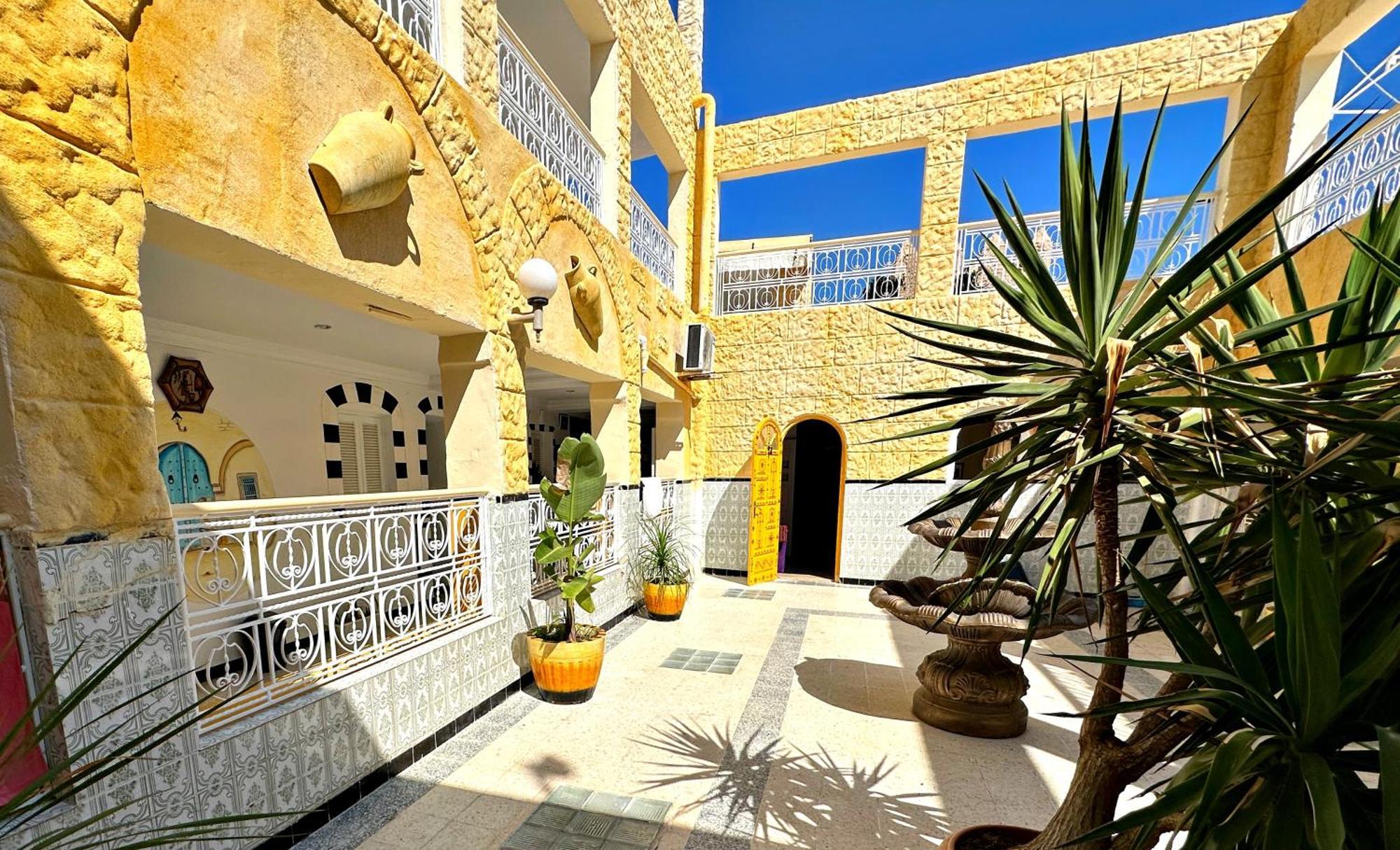 Hotel Paris Sousse Bagian luar foto