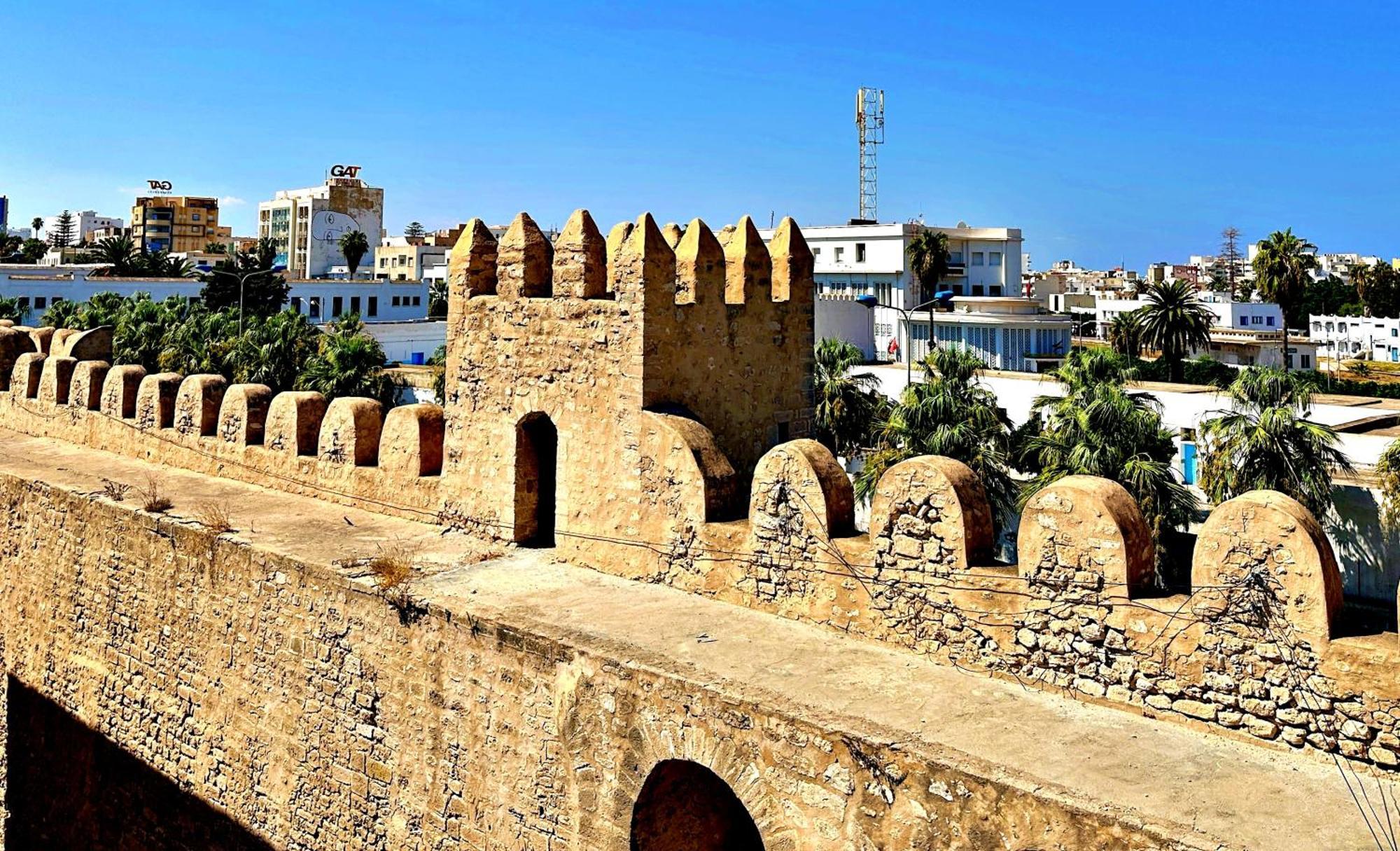 Hotel Paris Sousse Bagian luar foto