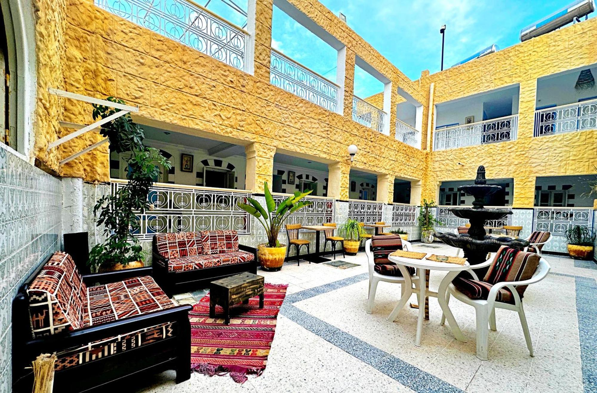 Hotel Paris Sousse Bagian luar foto