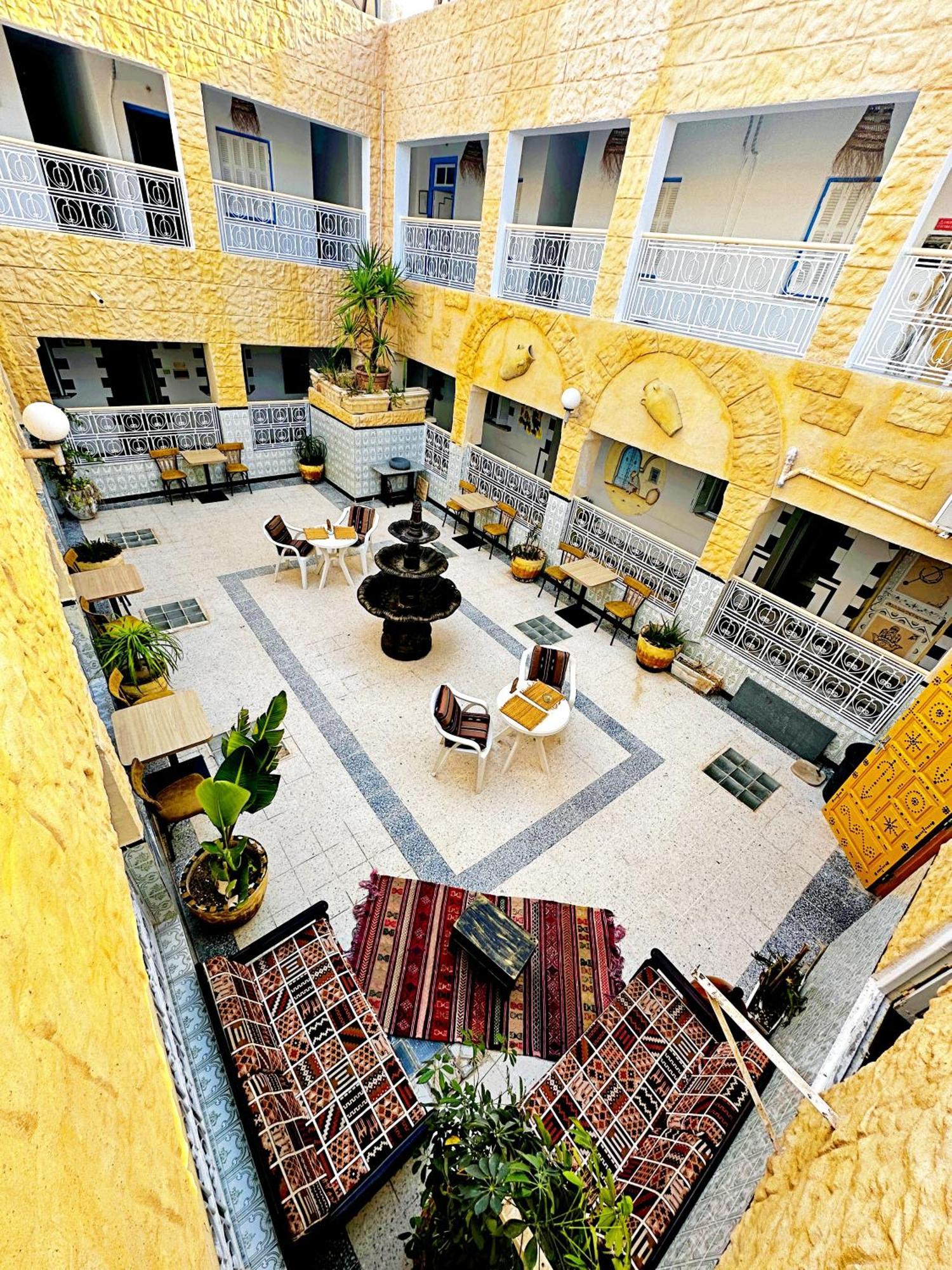 Hotel Paris Sousse Bagian luar foto