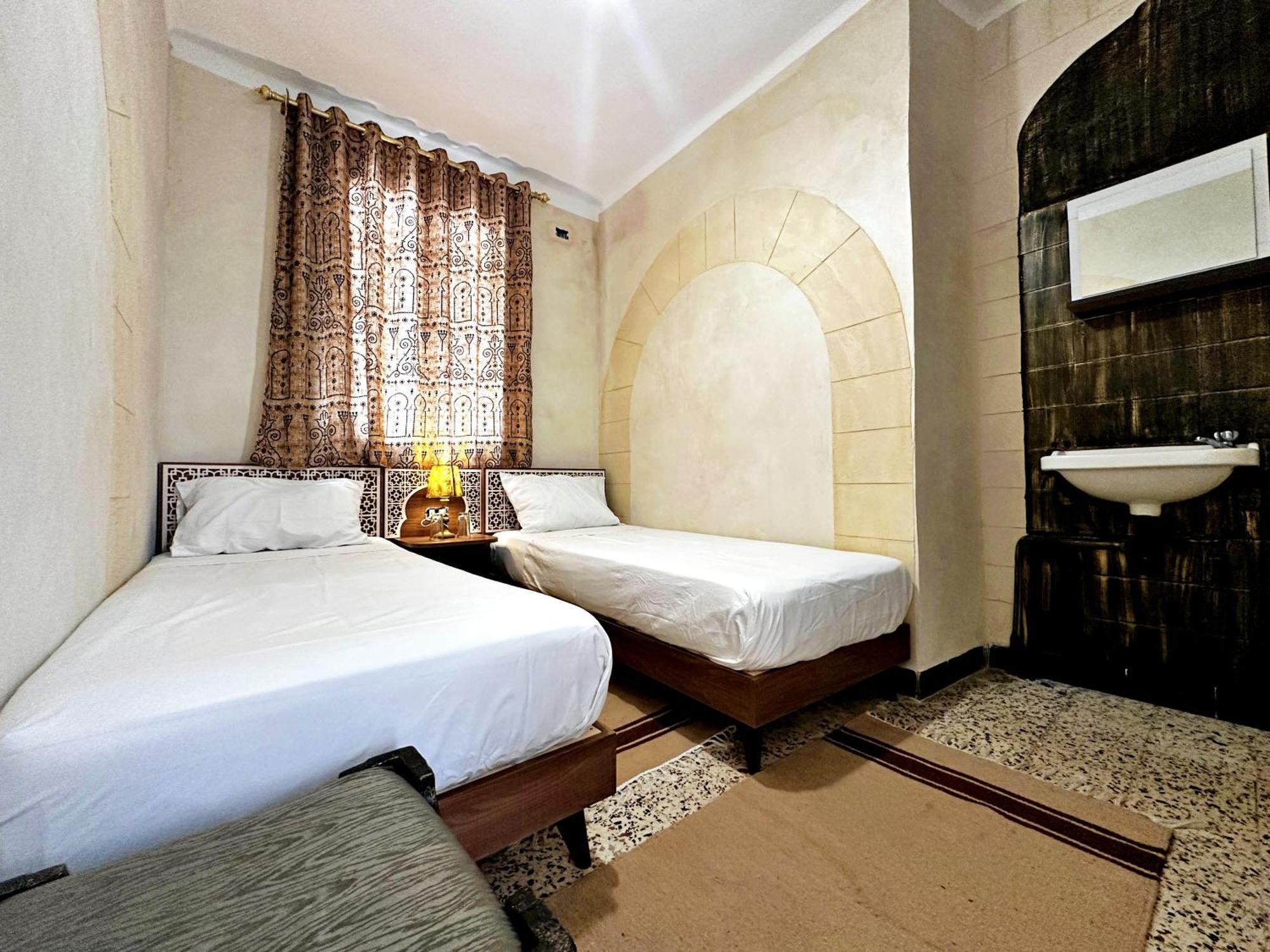 Hotel Paris Sousse Bagian luar foto