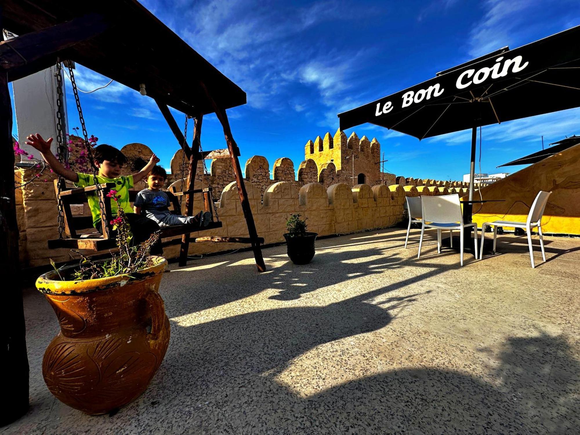 Hotel Paris Sousse Bagian luar foto