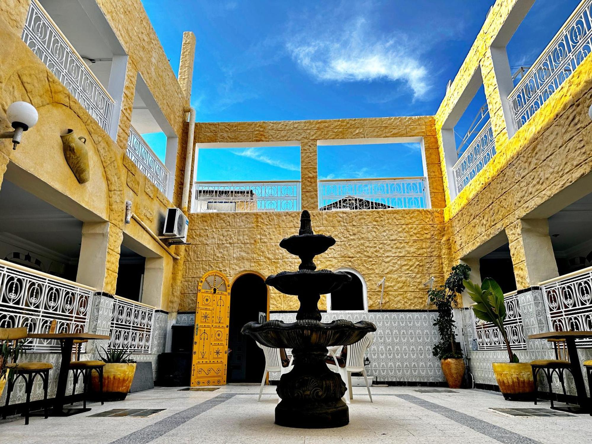 Hotel Paris Sousse Bagian luar foto